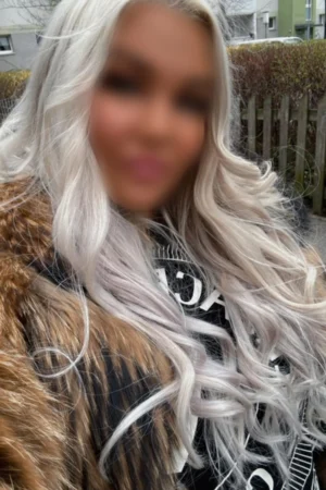 Alternative view of Clara 150€