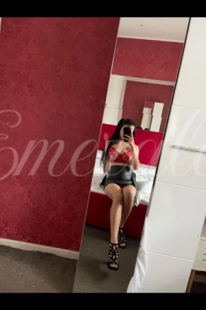 Alternative view of Miriam 150€